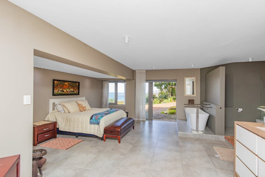 6 Bedroom Property for Sale in Brenton On Sea Western Cape